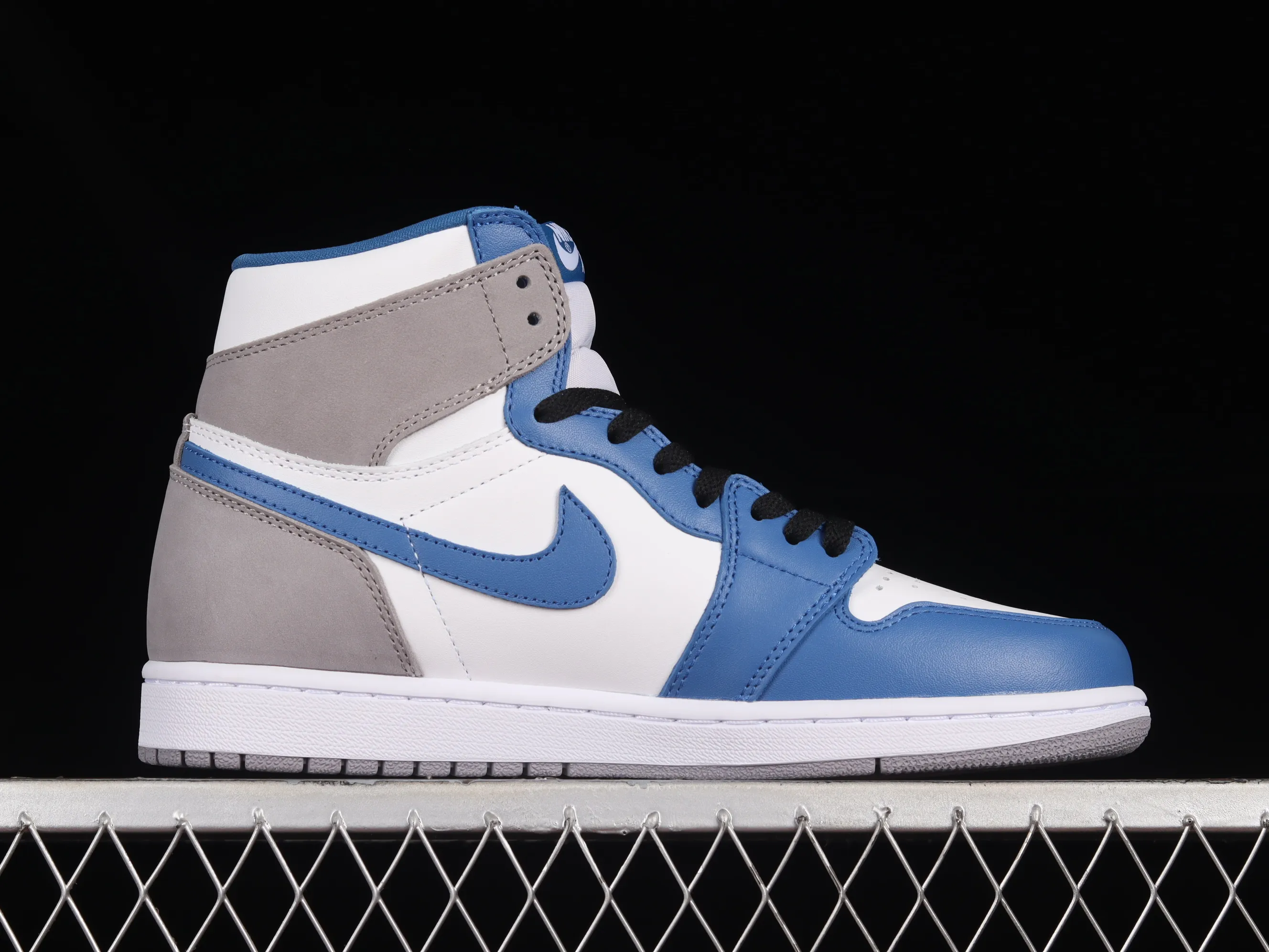 All categories Air Jordan Jordan series basketball shoes Air Jordan 1 High X version Air Jordan 1 High OG "True Blue" AJ1 Joe 1 white and blue color high-top basketball shoes DZ5485-410